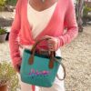 cuir turquoise amore porté main